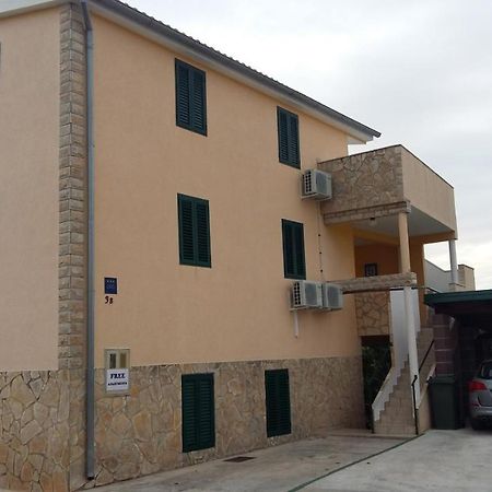 Apartmani Jakovljevic Murter Ngoại thất bức ảnh
