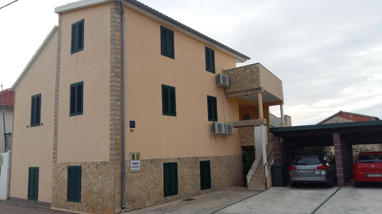 Apartmani Jakovljevic Murter Ngoại thất bức ảnh