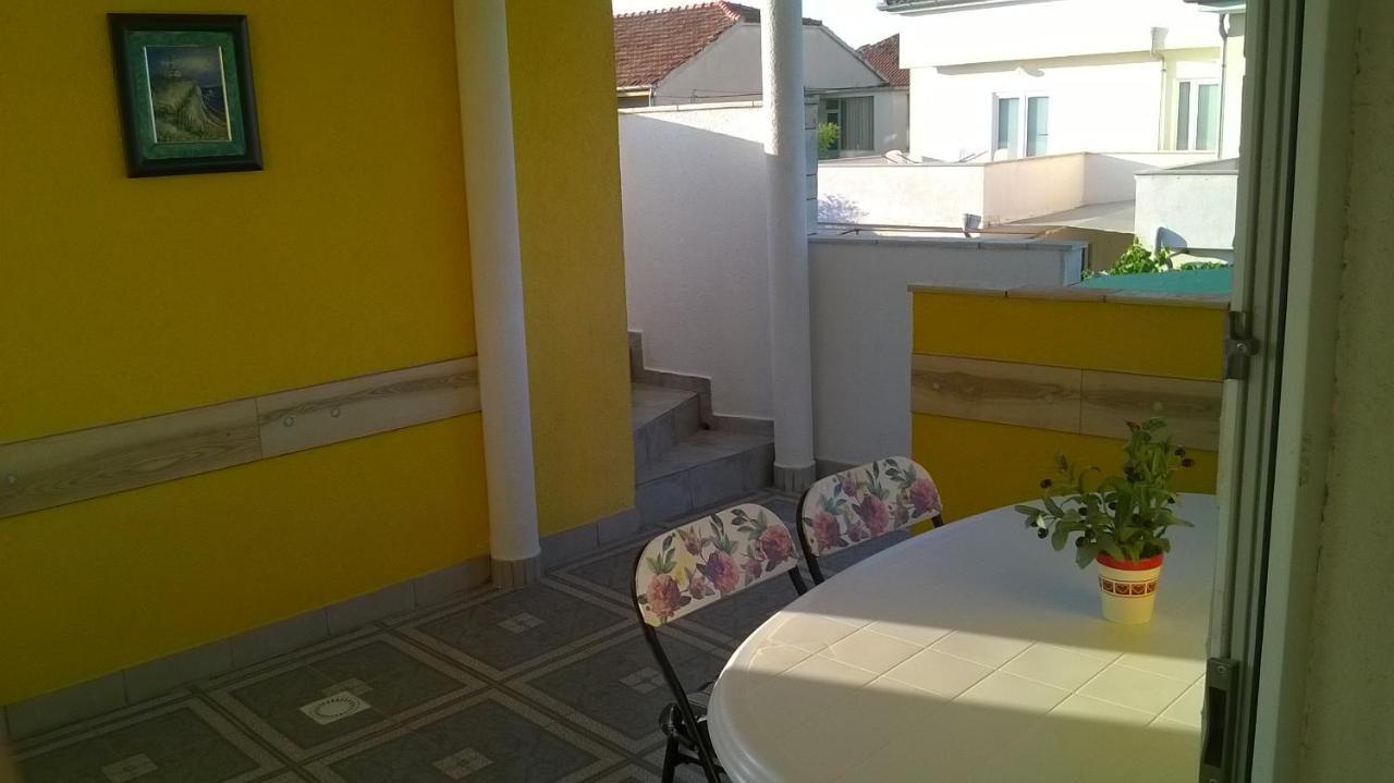 Apartmani Jakovljevic Murter Ngoại thất bức ảnh