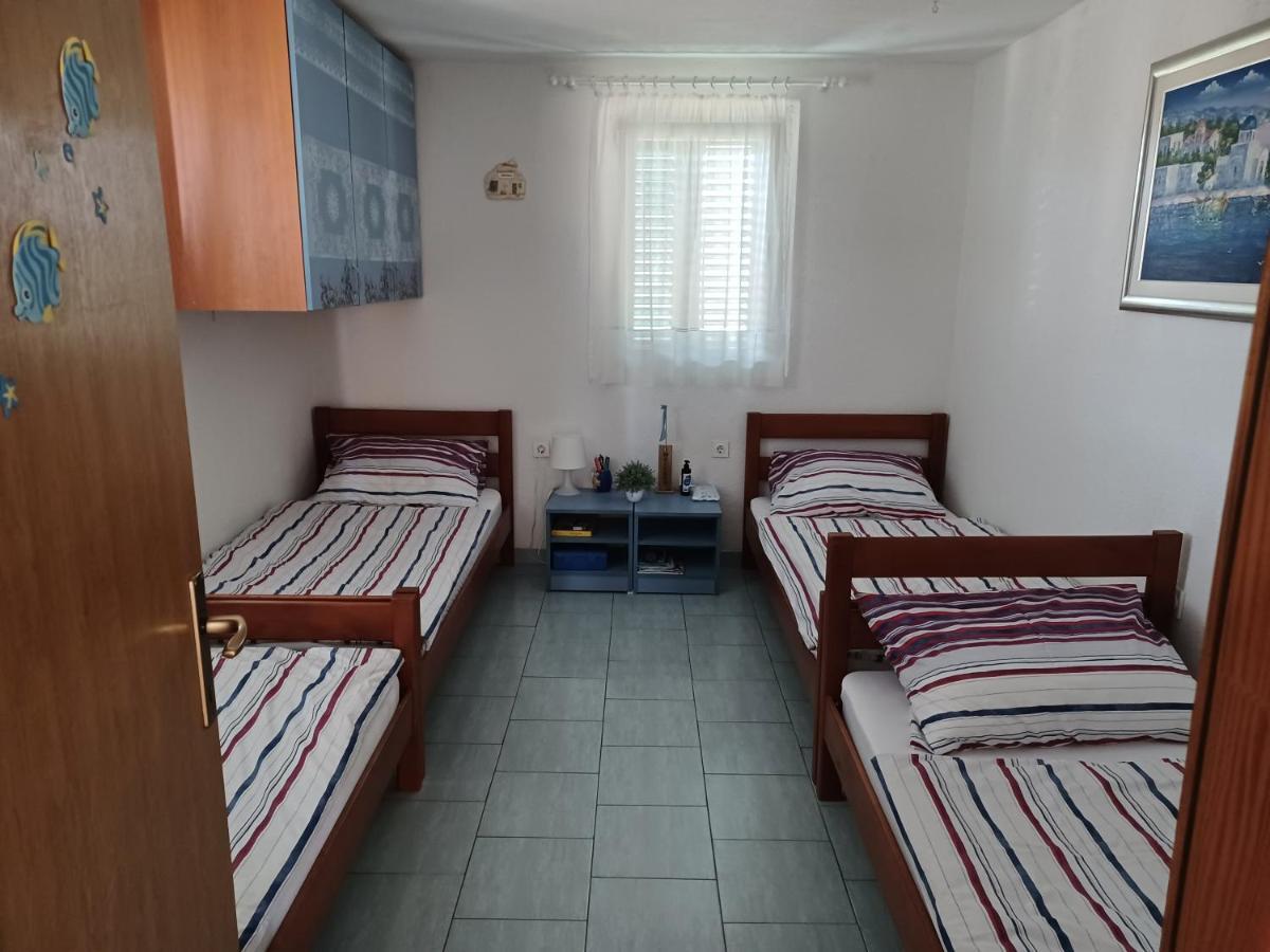 Apartmani Jakovljevic Murter Ngoại thất bức ảnh