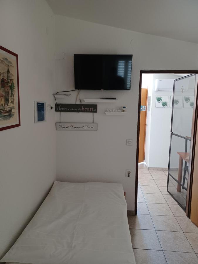 Apartmani Jakovljevic Murter Ngoại thất bức ảnh