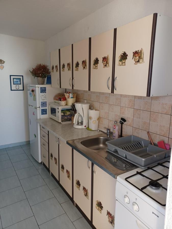 Apartmani Jakovljevic Murter Ngoại thất bức ảnh
