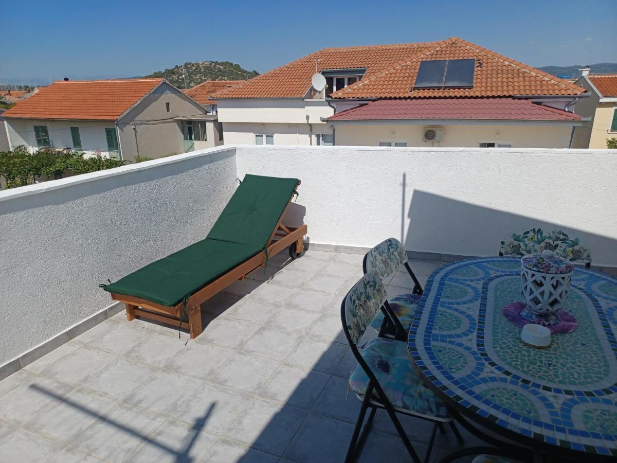 Apartmani Jakovljevic Murter Ngoại thất bức ảnh