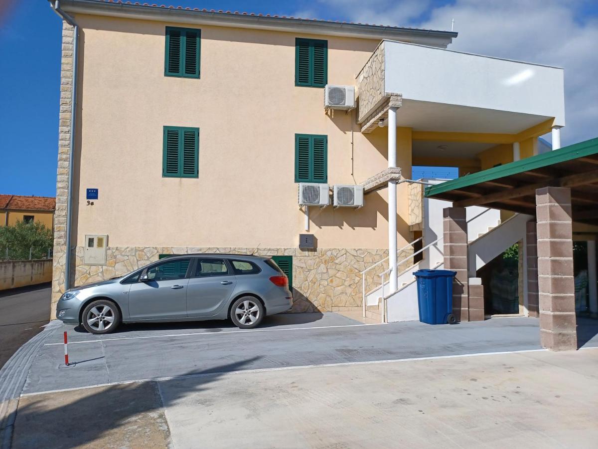 Apartmani Jakovljevic Murter Ngoại thất bức ảnh