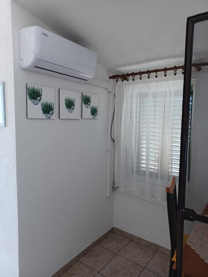 Apartmani Jakovljevic Murter Ngoại thất bức ảnh